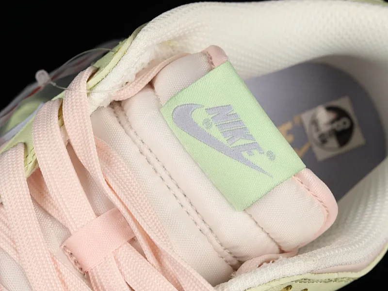 All Categories Nk SB Dunk Series Nk SB Dunk Low Low-top Sneakers J Version Nk SB Dunk Low Prm Ice Lemon Yellow Pink Color SB Smashed Backboard Fashion Casual Sneakers DD1503-600